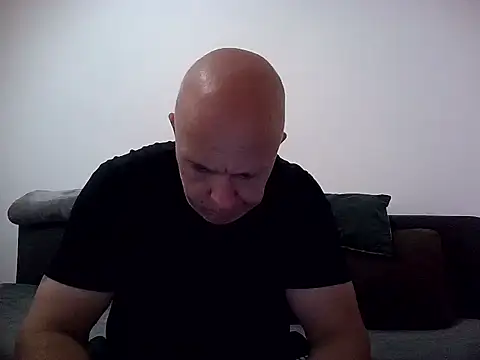 DaDDyLoVeSu83 online show from 11.04.25