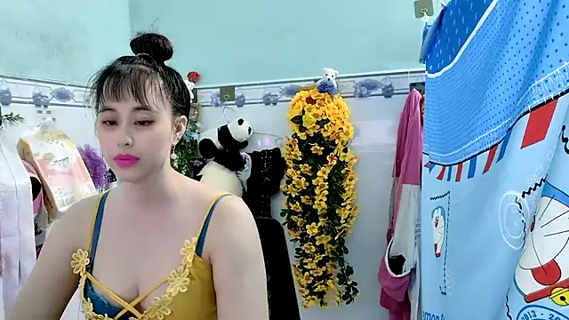 Snapshot of emgaixinhngoan chatting on 09.18.25 emgaixinhngoan online show from 09.18.25