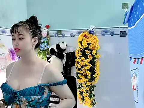 Snapshot of emgaixinhngoan chatting on 09.22.25 emgaixinhngoan online show from 09.22.25