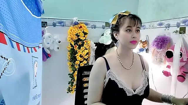 Snapshot of emgaixinhngoan chatting on 10.10.25 emgaixinhngoan online show from 10.10.25