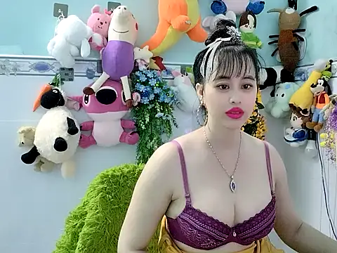 Snapshot of emgaixinhngoan chatting on 10.14.25 emgaixinhngoan online show from 10.14.25