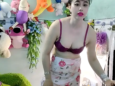 Snapshot of emgaixinhngoan chatting on 10.15.25 emgaixinhngoan online show from 10.15.25