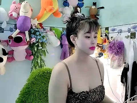 Snapshot of emgaixinhngoan chatting on 10.16.25 emgaixinhngoan online show from 10.16.25