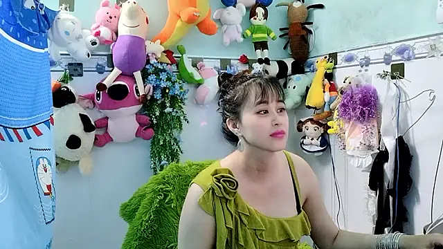 Snapshot of emgaixinhngoan chatting on 10.21.25 emgaixinhngoan online show from 10.21.25