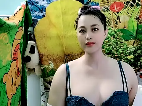 emgaixinhngoan online show from 12.19.25