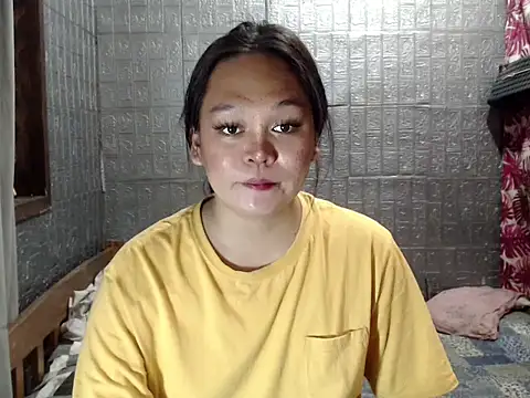 Snapshot of BunnyChain_ chatting on 09.21.25 BunnyChain online show from 09.21.25