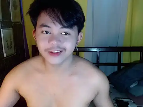 Snapshot of urguy_toshi chatting on 07.19.26 urguy toshi online show from 07.19.26
