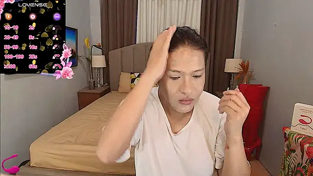 Snapshot of EvaTheMistress chatting on 10.06.25 EvaTheMistress online show from 10.06.25