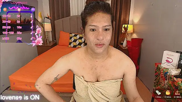 Snapshot of EvaTheMistress chatting on 10.23.25 EvaTheMistress online show from 10.23.25