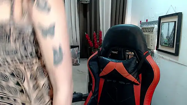 Snapshot of Goddess_Isabel chatting on 10.22.25 Goddess Isabel online show from 10.22.25