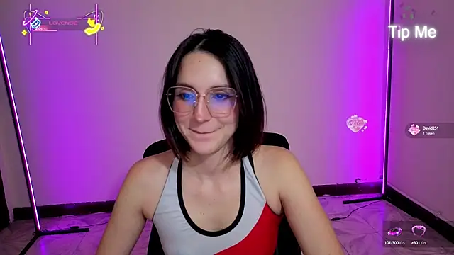 Snapshot of MiaLozanox chatting on 09.25.25 MiaLozanox online show from 09.25.25