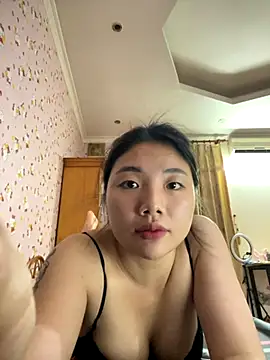 Snapshot of D2sweet chatting on 10.19.25 D2sweet online show from 10.19.25