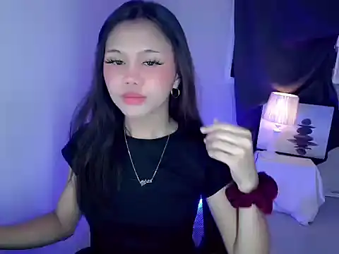 Snapshot of Filipina_milker chatting on 10.21.25 Filipina milker online show from 10.21.25