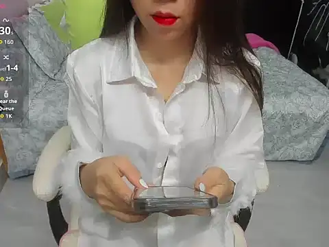 Snapshot of LuckyBabe_new01 chatting on 09.30.25 LuckyBabe new01 online show from 09.30.25