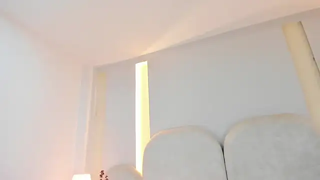 SalomeeBell online show from 10.10.25