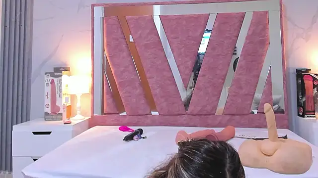 Snapshot of Wonderkloe_ chatting on 02.03.26 Wonderkloe online show from 02.03.26