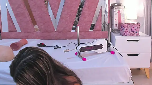 Snapshot of Wonderkloe_ chatting on 02.08.26 Wonderkloe online show from 02.08.26