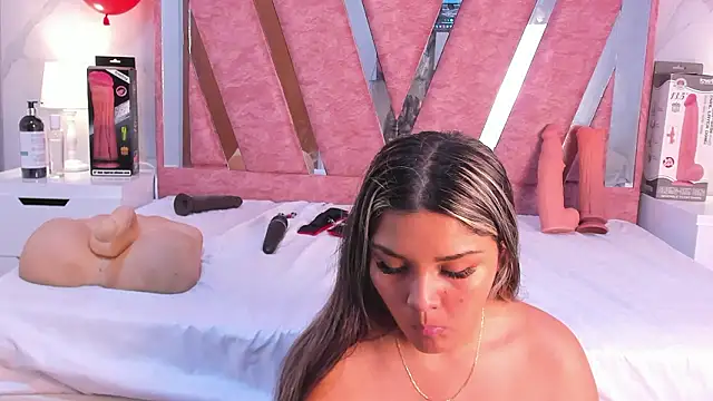 Snapshot of Wonderkloe_ chatting on 02.23.26 Wonderkloe online show from 02.23.26