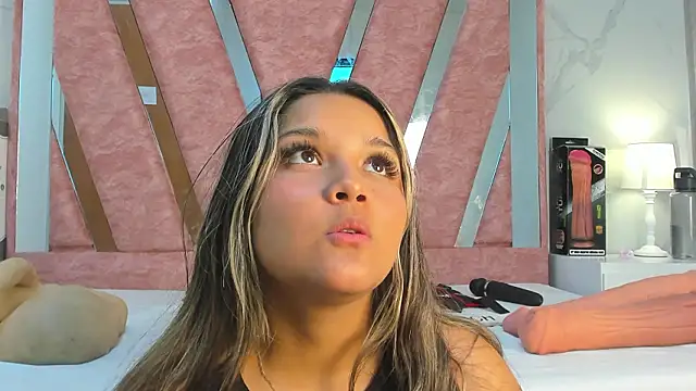 Snapshot of Wonderkloe_ chatting on 02.26.26 Wonderkloe online show from 02.26.26