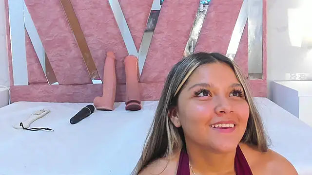 Snapshot of Wonderkloe_ chatting on 03.04.26 Wonderkloe online show from 03.04.26