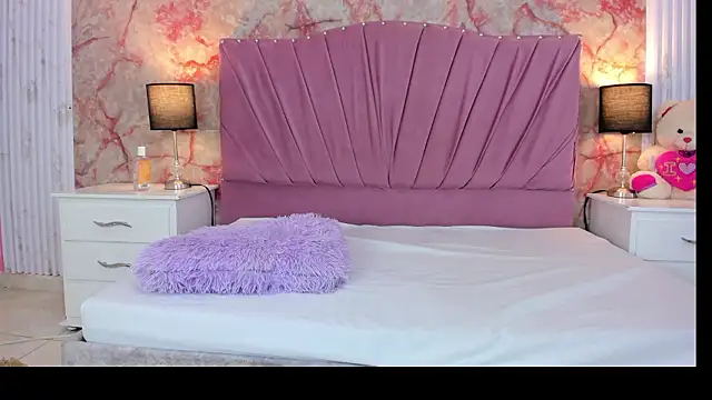 Snapshot of Wonderkloe_ chatting on 03.31.26 Wonderkloe online show from 03.31.26