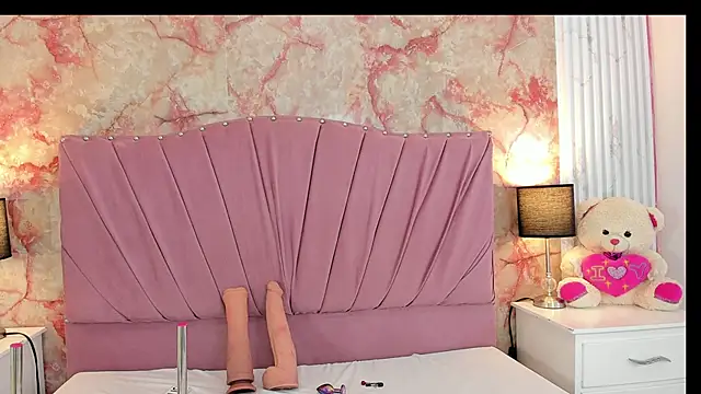 Snapshot of Wonderkloe_ chatting on 04.09.26 Wonderkloe online show from 04.09.26