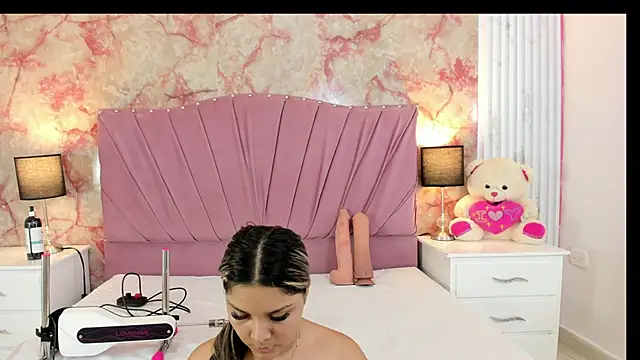 Snapshot of Wonderkloe_ chatting on 04.09.26 Wonderkloe online show from 04.09.26