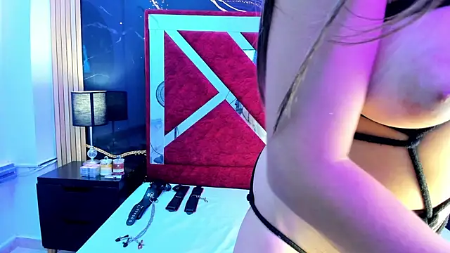 Wonderkloe  online show from 05.27.26