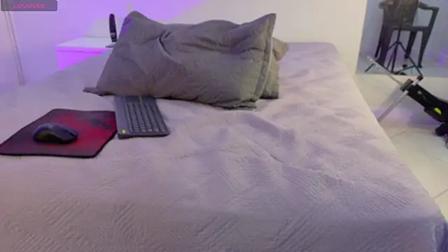 BeccaReedd online show from 10.03.25