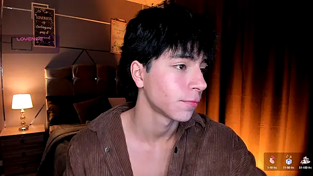 Snapshot of Christopher_77 chatting on 09.17.25 Christopher 77 online show from 09.17.25