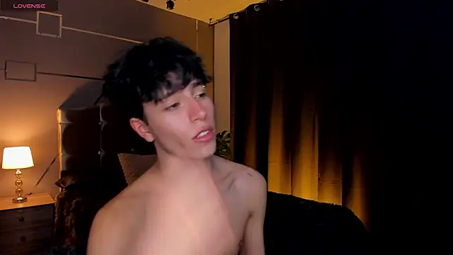 Snapshot of Christopher_77 chatting on 09.19.25 Christopher 77 online show from 09.19.25