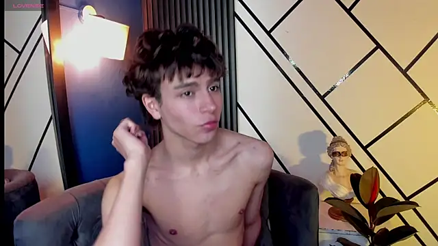 Snapshot of Christopher_77 chatting on 10.07.25 Christopher 77 online show from 10.07.25