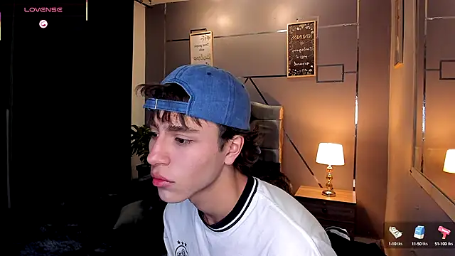 Snapshot of Christopher_77 chatting on 10.08.25 Christopher 77 online show from 10.08.25