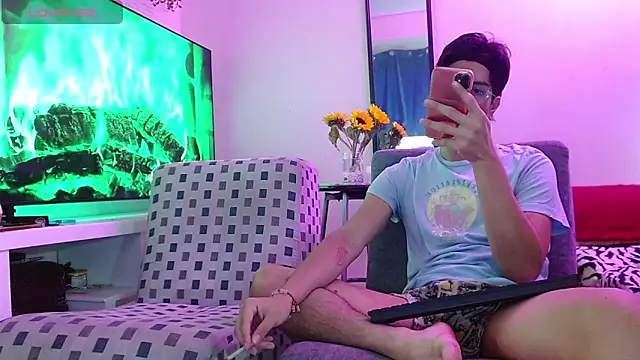 Snapshot of Dylann_west chatting on 02.13.26 Dylann west online show from 02.13.26