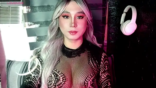 UrhotlucyTS online show from 10.01.25