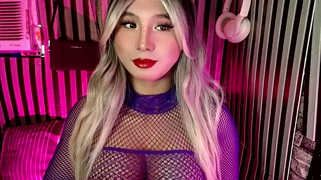 UrhotlucyTS online show from 01.12.26