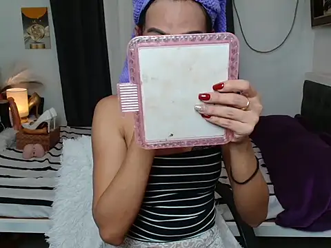 AmayaWang online show from 09.25.25