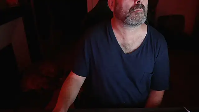 Snapshot of Hairyfred73 chatting on 09.27.25 Hairyfred73 online show from 09.27.25