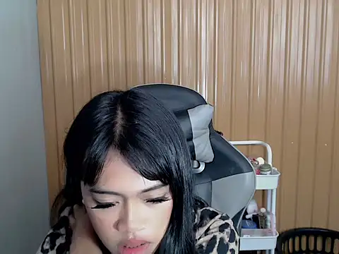 urcurlydiva online show from 04.15.26