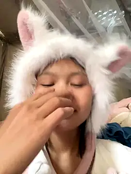 Daisy018 online show from 10.21.25