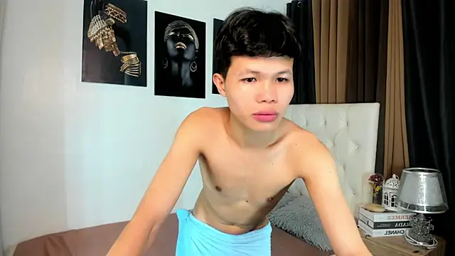 Snapshot of crazyasiantwink chatting on 10.12.25 crazyasiantwink online show from 10.12.25