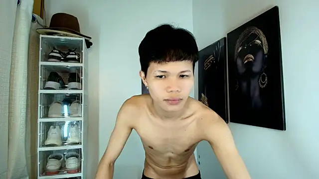 Snapshot of crazyasiantwink chatting on 10.26.25 crazyasiantwink online show from 10.26.25