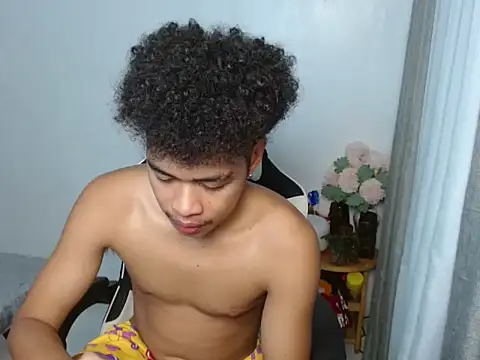 Snapshot of curlyasian_njxx chatting on 04.07.26 curlyasian njxx online show from 04.07.26