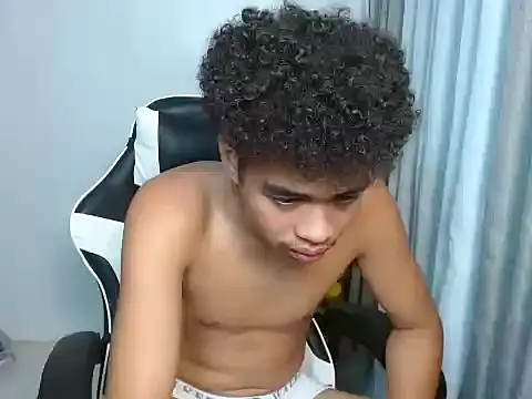 Snapshot of curlyasian_njxx chatting on 04.09.26 curlyasian njxx online show from 04.09.26