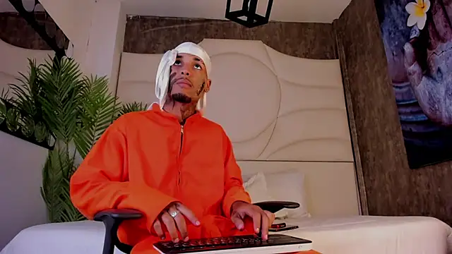 Thiagoferreti online show from 10.31.25