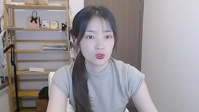 Snapshot of Mimi-cnbaby chatting on 04.11.26 Mimi-cnbaby online show from 04.11.26