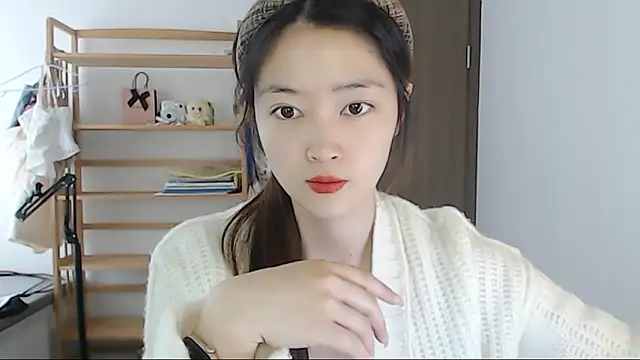 Snapshot of Mimi-cnbaby chatting on 04.21.26 Mimi-cnbaby online show from 04.21.26
