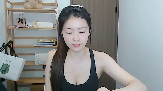 Snapshot of Mimi-cnbaby chatting on 04.25.26 Mimi-cnbaby online show from 04.25.26