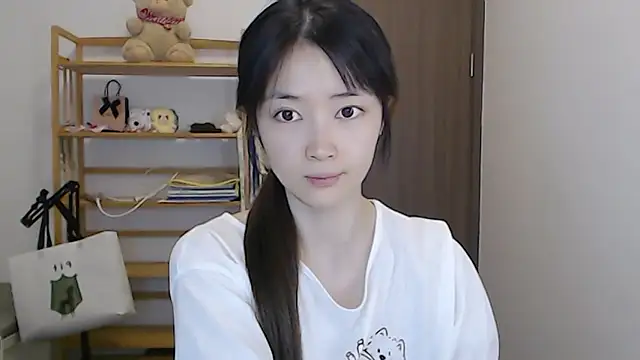 Snapshot of Mimi-cnbaby chatting on 05.04.26 Mimi-cnbaby online show from 05.04.26