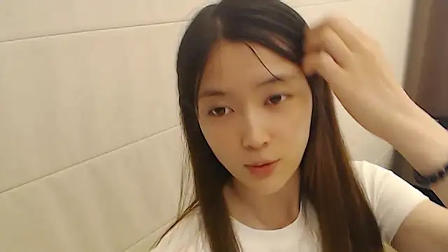 Snapshot of Mimi-cnbaby chatting on 05.14.26 Mimi-cnbaby online show from 05.14.26